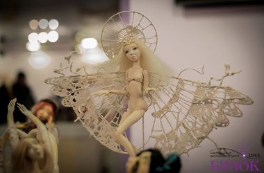 18 січня 2016, 19:15 Переглядів:   Шарнірні ляльки одеситки Ольги Сумаковой складаються з рухомих частин і можуть міняти пози