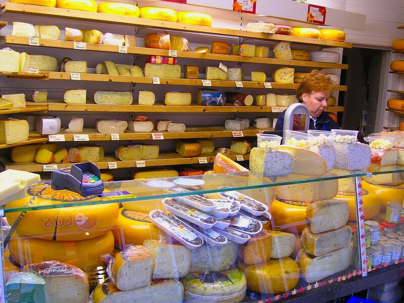 Звичайно, в Голландії не нарахуєш стільки ж сортів сиру, скільки видів тюльпанів, але голландські сири також користуються світовою популярністю